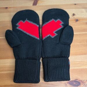 🇨🇦 LoveBot - “Silver Lining Half a Heart” mittens